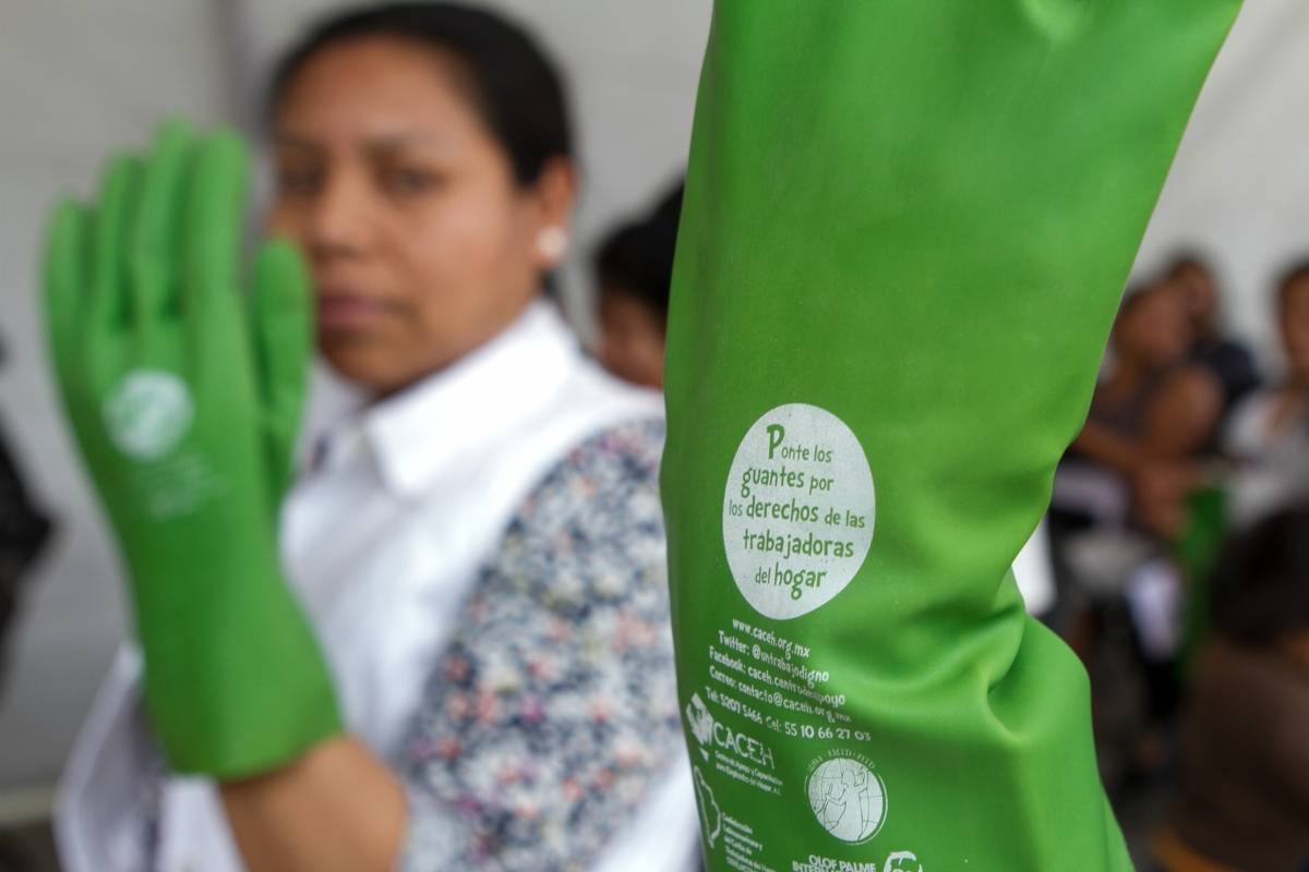 Campaña: Por un trabajo digno: Ponte los guantes por los derechos de las trabajadoras del hogar (Foto: Cuarto Oscuro)