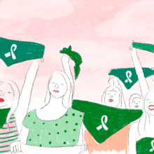 En el marco de la exposición “Lumbre, ilustradoras en México”. Portada del libro "Paso a paso: las sentencias de la Corte sobre aborto". Está ilustrada con el dibujo de varias mujeres alzando pañuelos verdes aborteros.